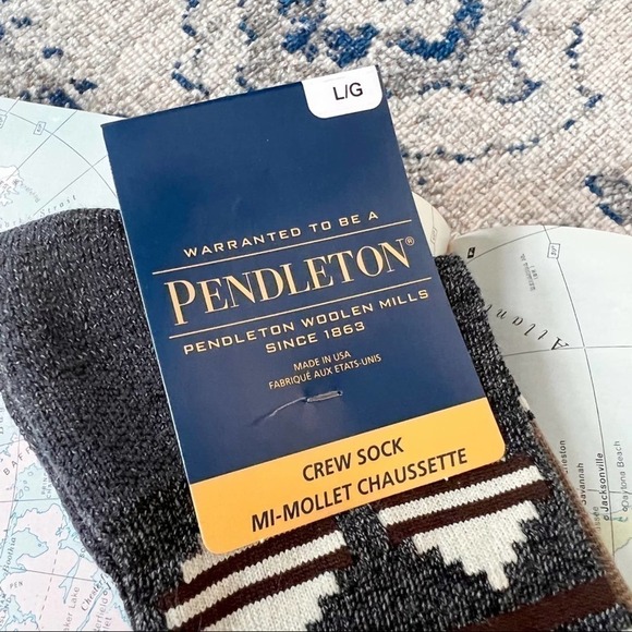 Pendleton NWT Unisex Merino Wool Gray Brown Blend Roaming Bison Camp Crew Socks - Picture 5 of 8